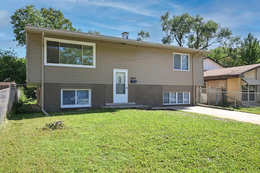 Photo of 16607 Paulina Street