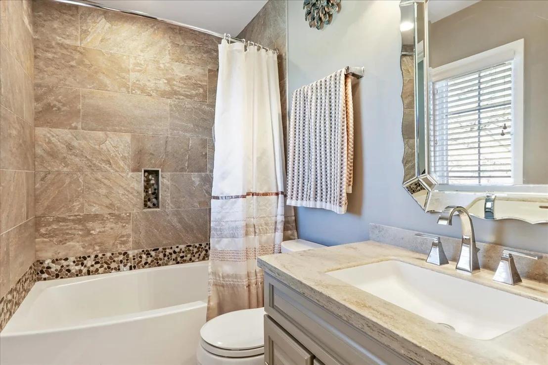 Photo of 519 Litchfield Lane