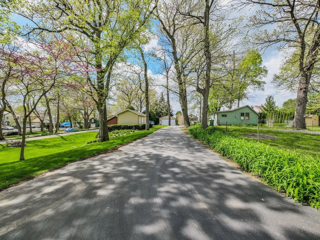 Photo of 140 Eagle Point Road