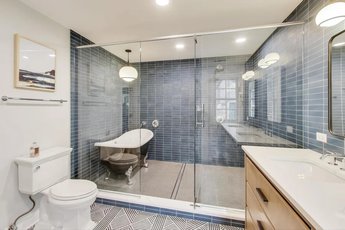 Photo of 547 JACKSON Avenue