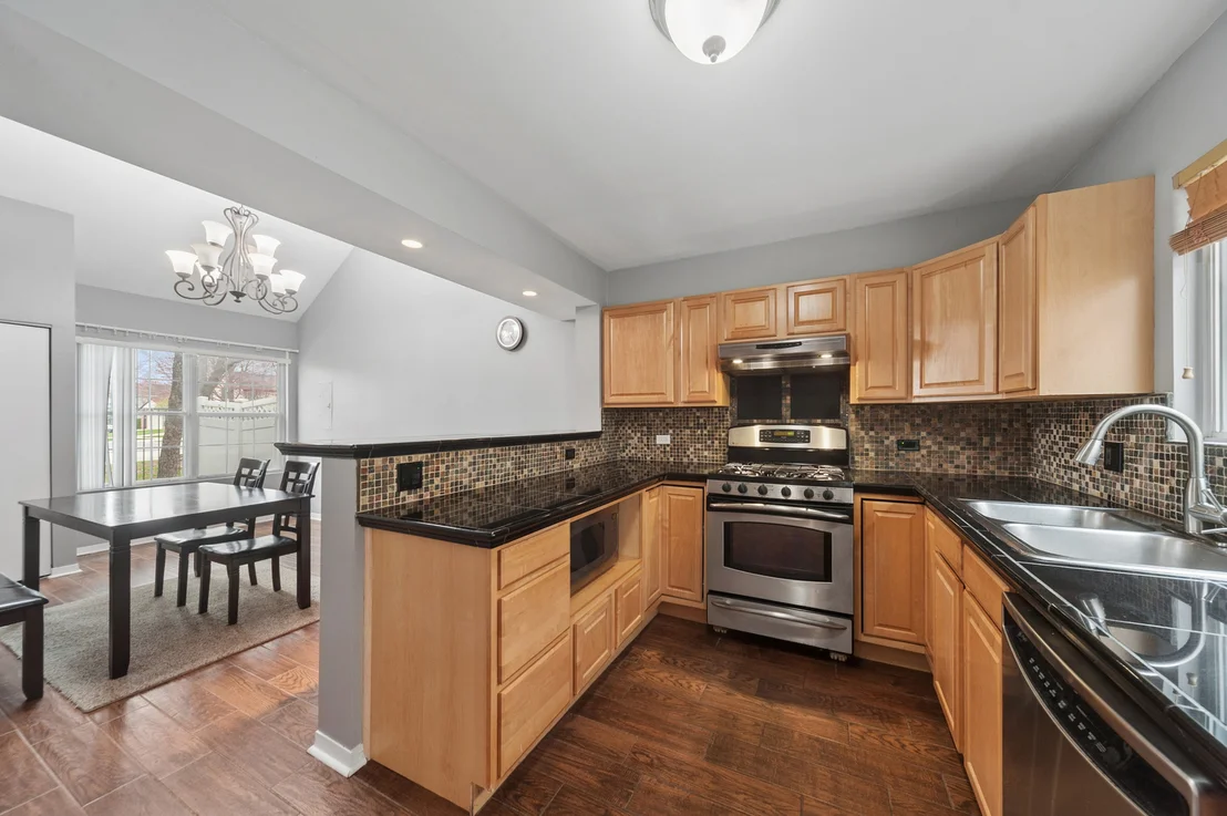Photo of 445 Le Parc Circle