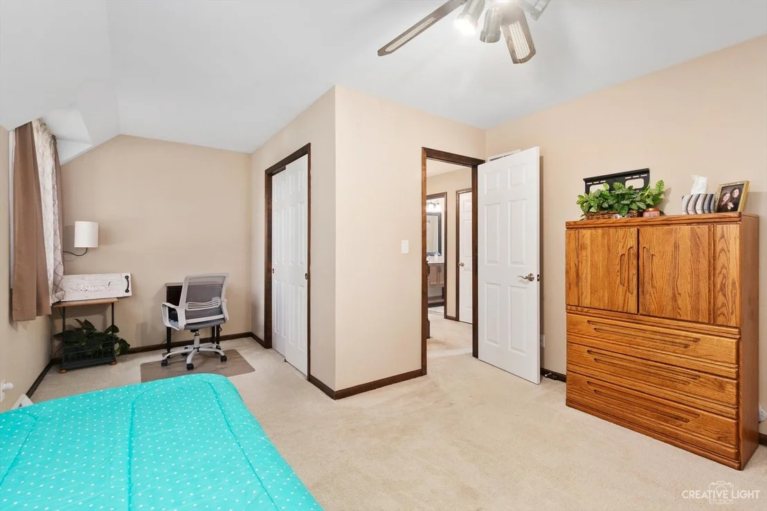 Photo of 39W089 Adobe Ridge