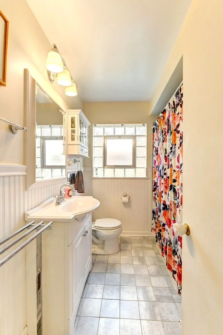 Photo of 1650 Willow Road
