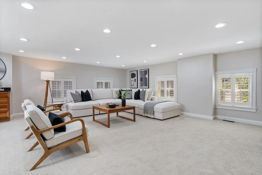 Photo of 119 W Delaware Place