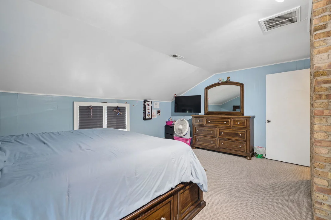 Photo of 4148 Maple Avenue