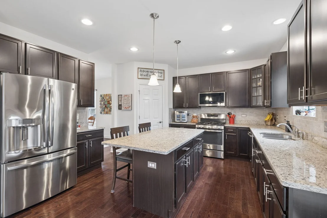Photo of 903 Foxview Drive