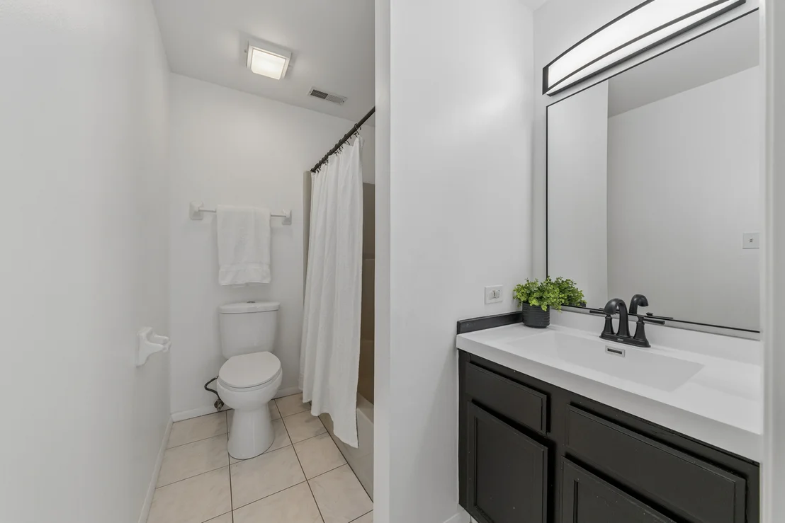 Photo of Unit L9 at 1424 Stonebridge Circle