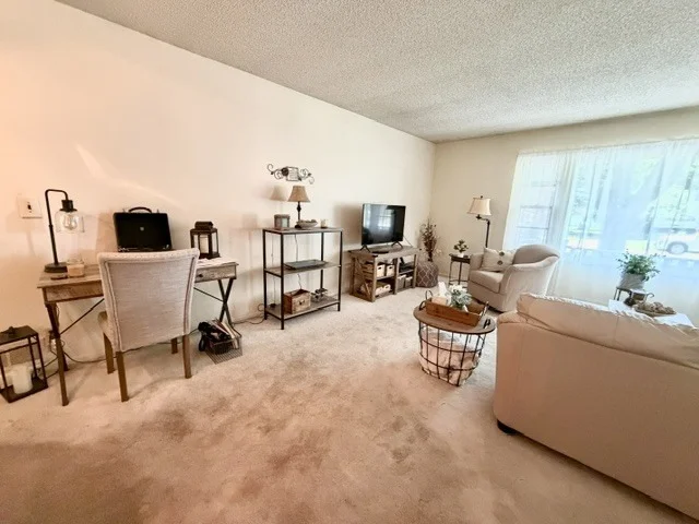 Photo of 1100 Meadowview Drive