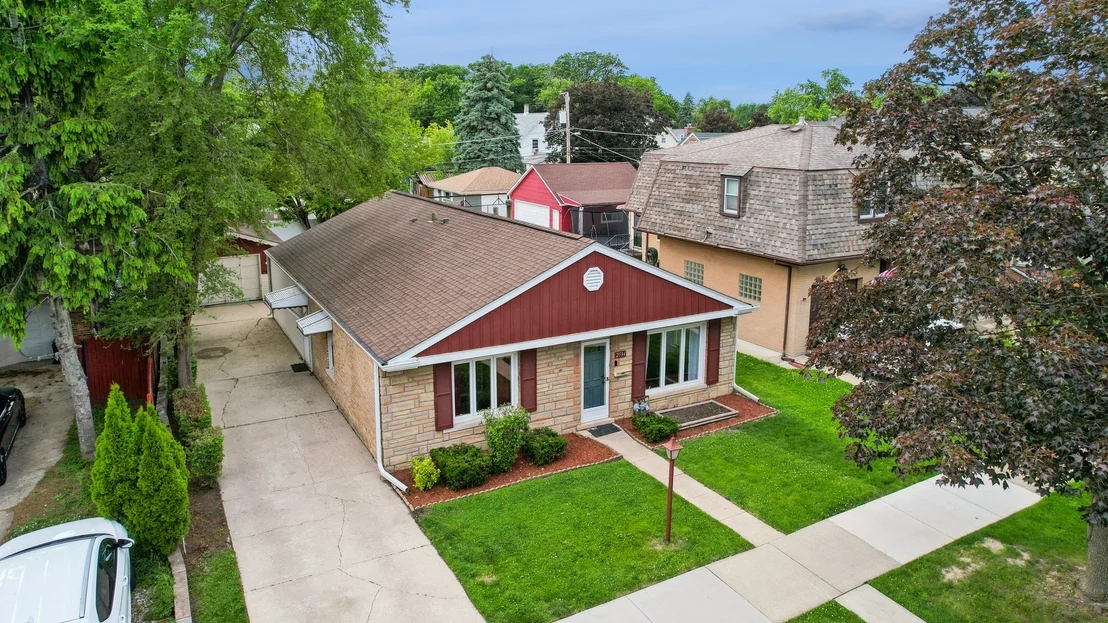 Photo of 2534 Maple Street