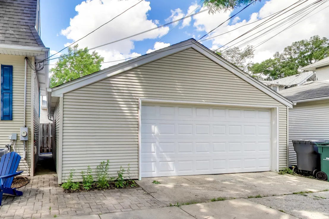 Photo of 834 Carpenter Avenue