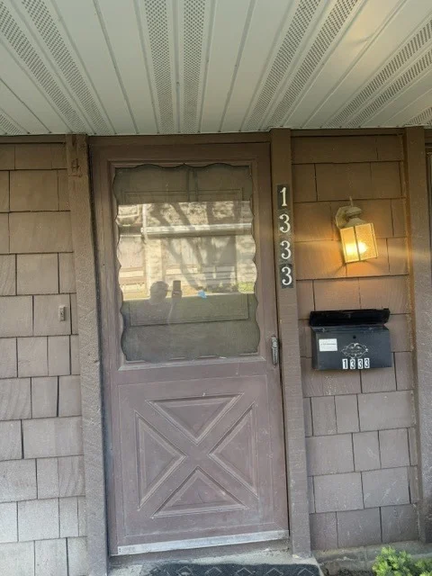 Photo of 1333 Court Leona
