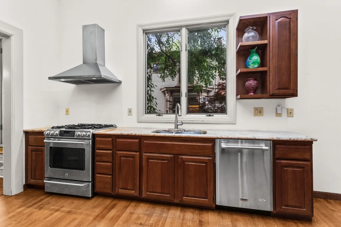 Photo of 1411 Maple Avenue