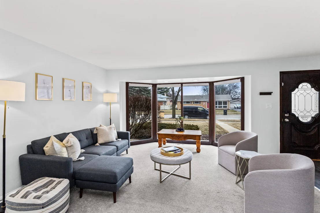 Photo of 5738 Lyons Street