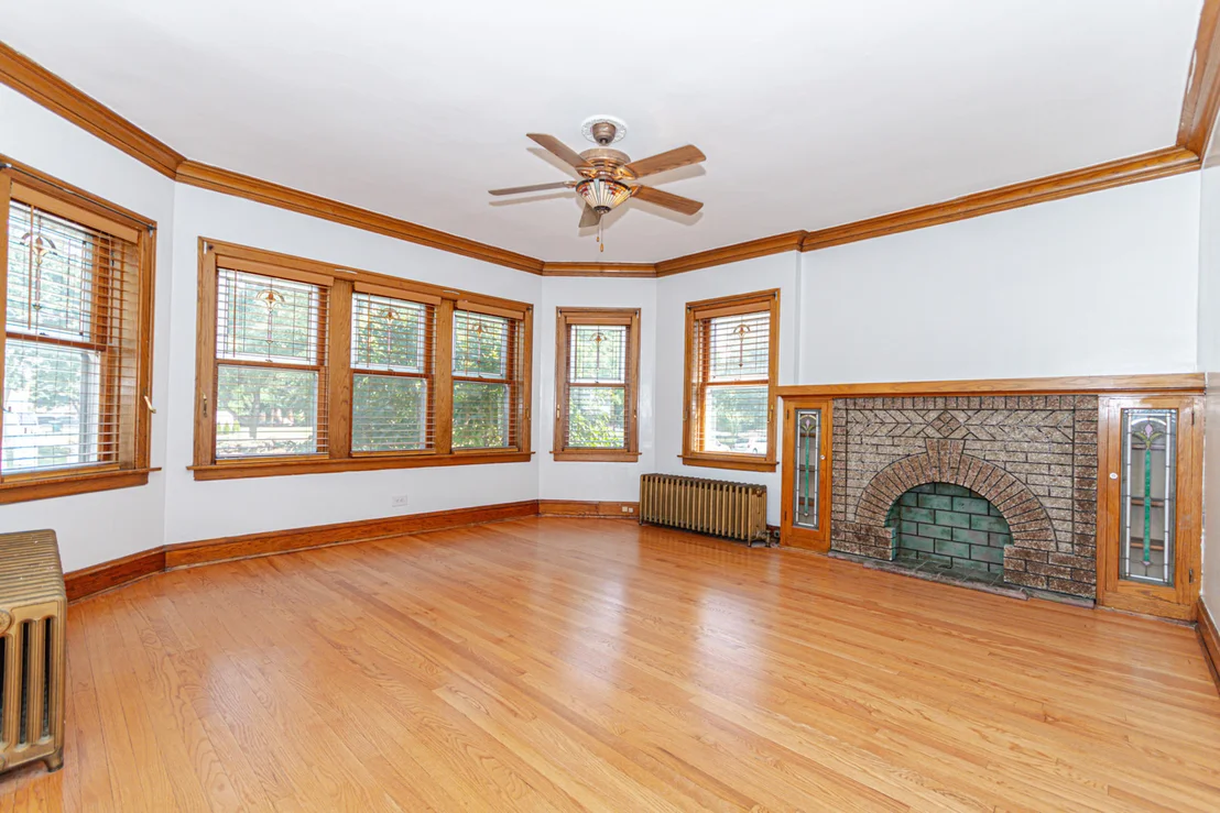 Photo of 5253 W Wrightwood Avenue