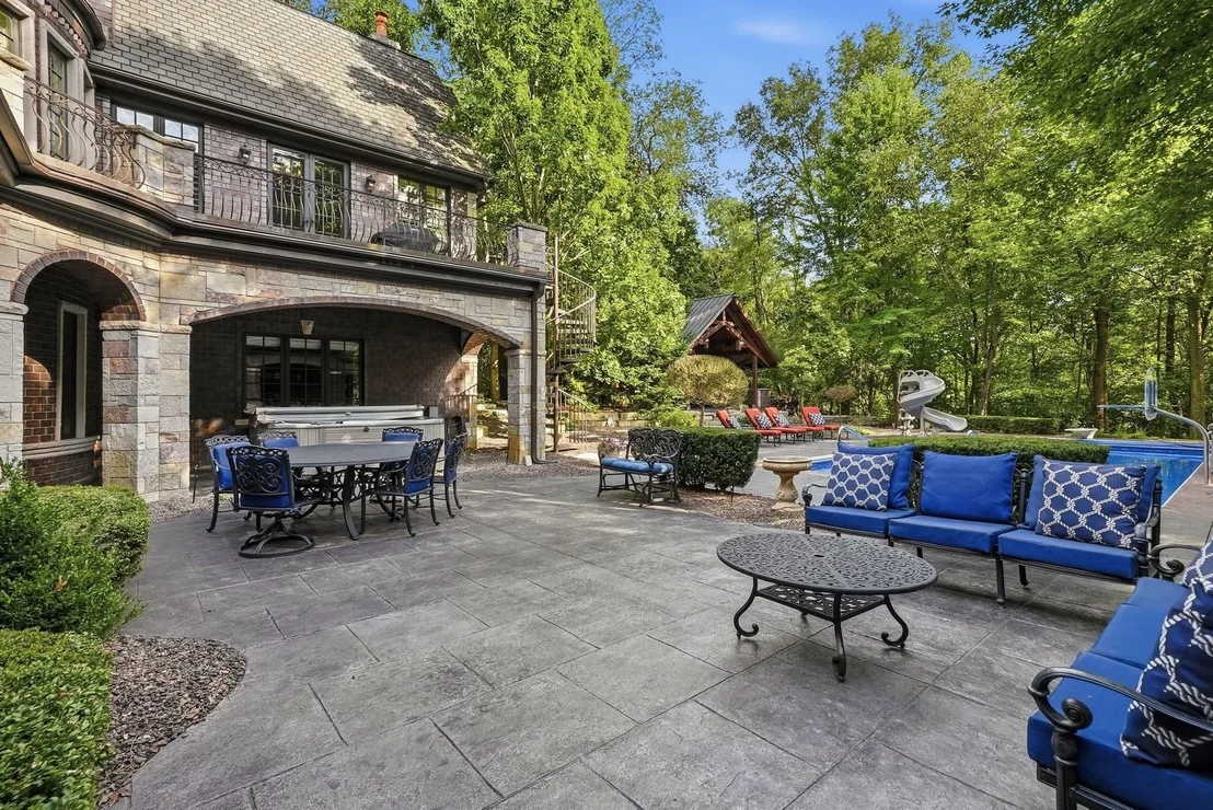 Photo of 501 Chatfield Road