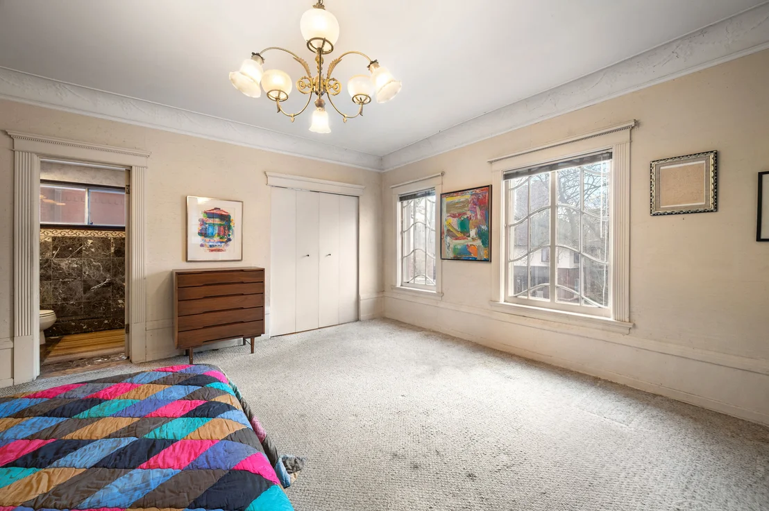 Photo of 832 W Junior Terrace