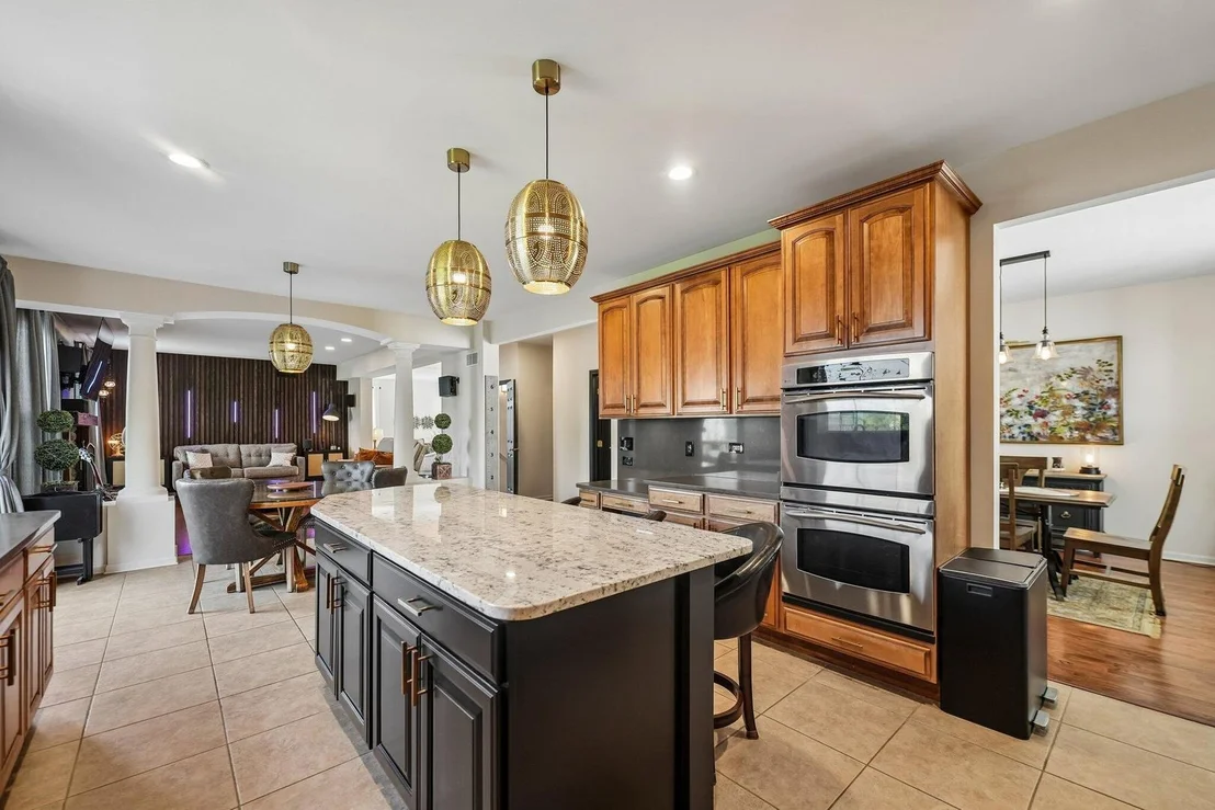 Photo of 772 E Lindsey Lane