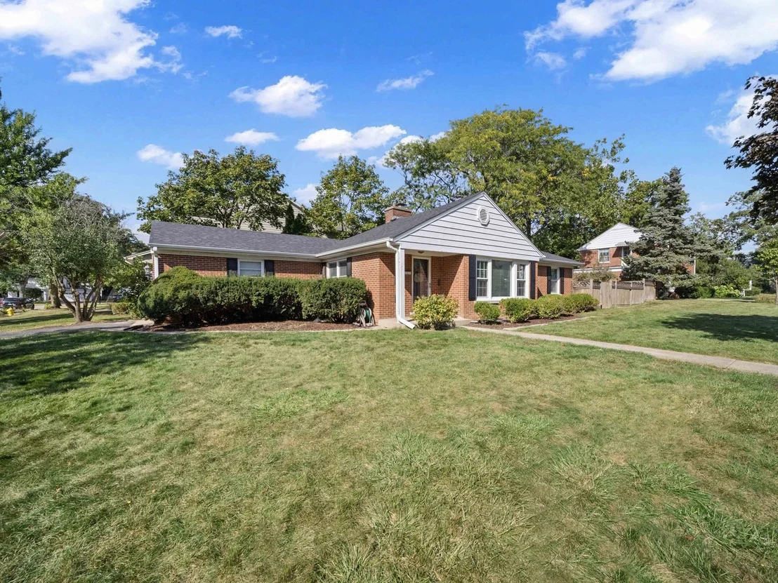 Photo of 1100 Raleigh Road