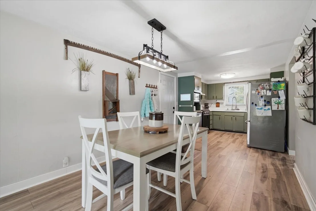 Photo of 1524 Hickory Point Road