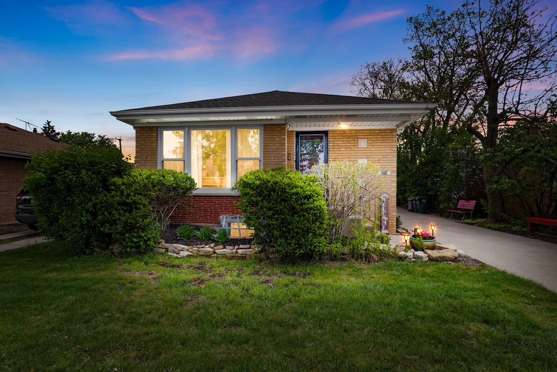 Photo of 2711 Maple Avenue