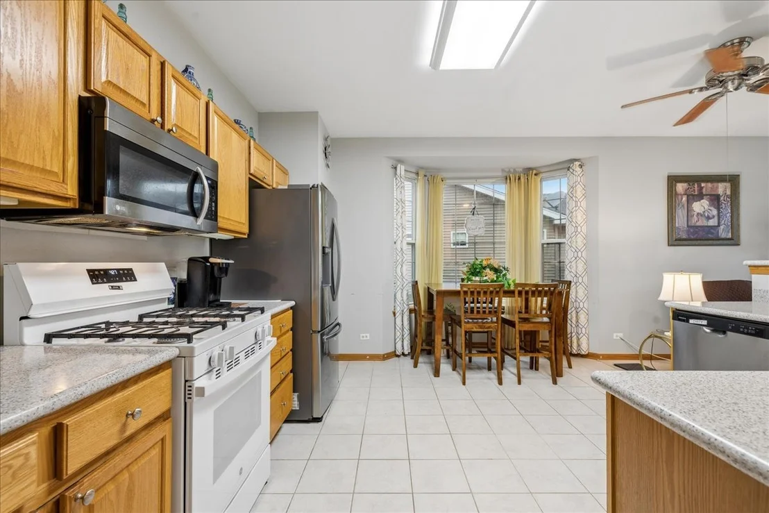 Photo of 39581 N Cambridge Boulevard