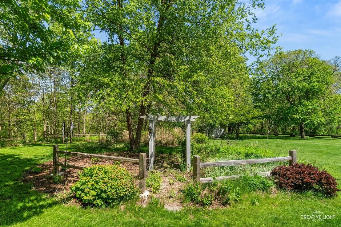 Photo of 16073 Burr Oak Road