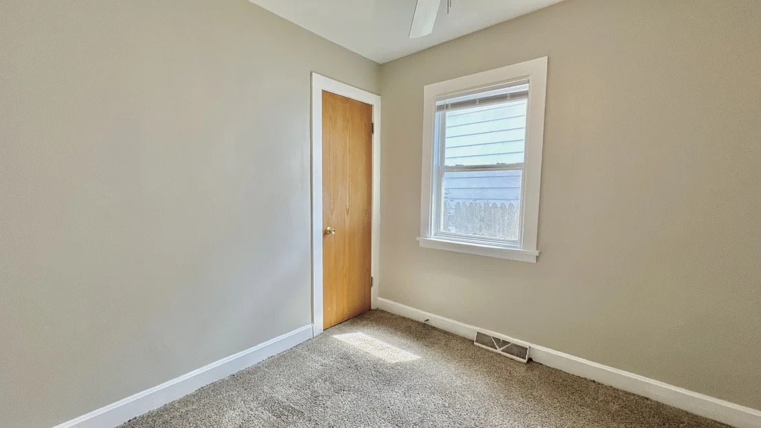Photo of 15031 Hamlin Avenue