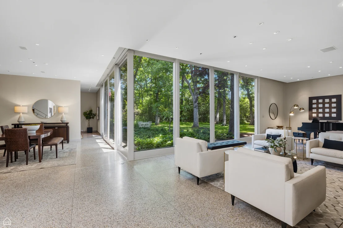 Photo of 1540 Grant Road