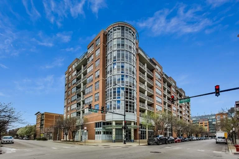 Photo of Unit 607 at 1200 W MONROE Street