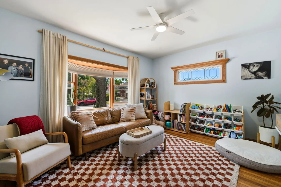 Photo of 4133 Joliet Avenue