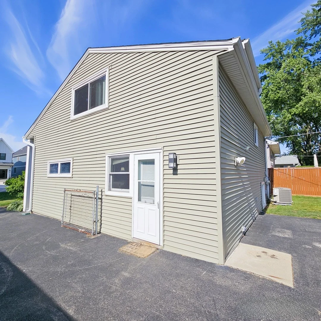 Photo of 618 W Comstock Avenue