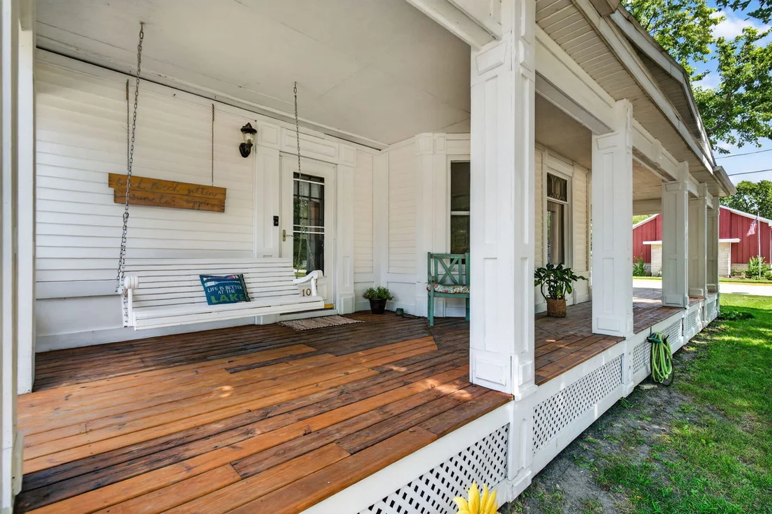 Photo of 105 N Main St