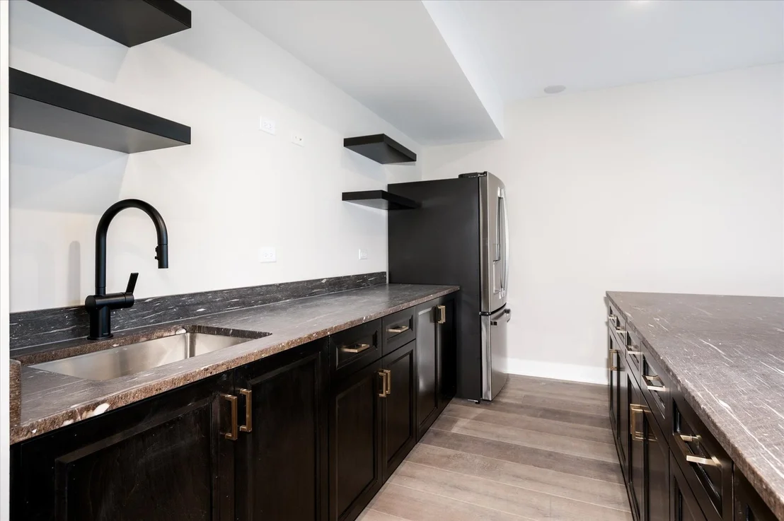 Photo of 964 S Hillside Avenue