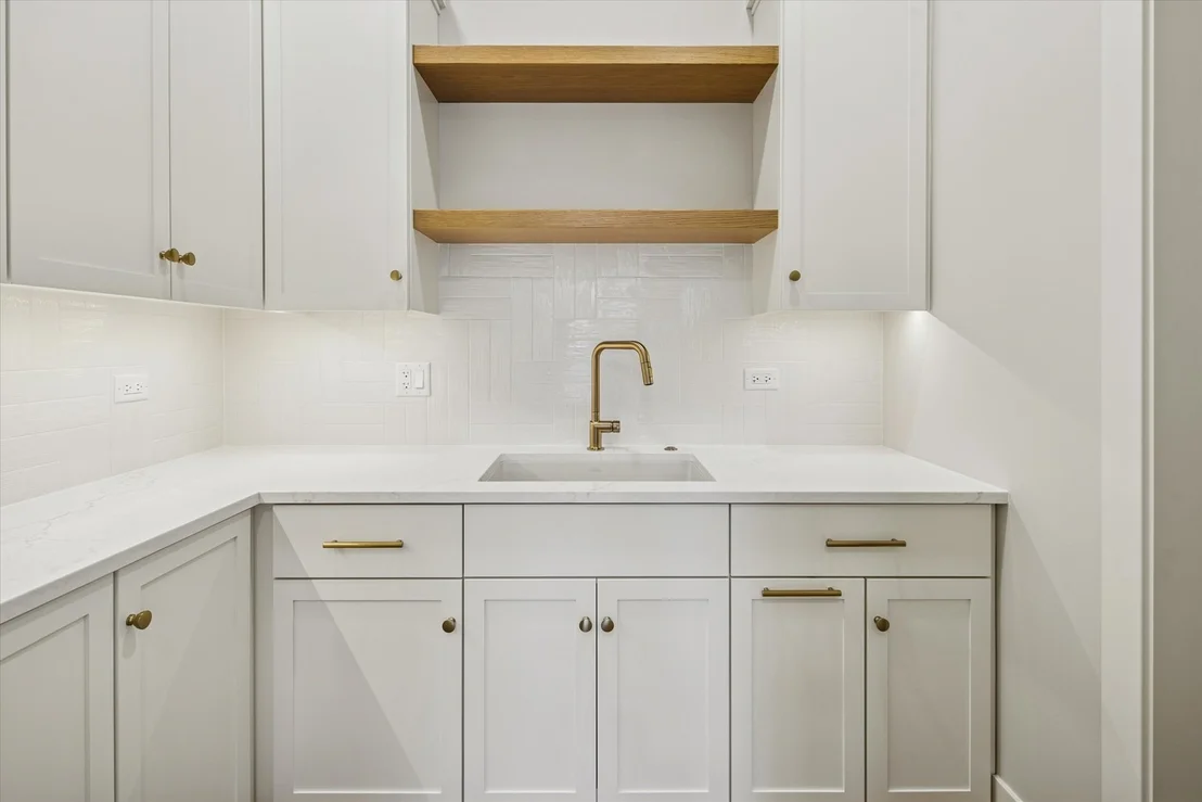 Photo of 498 W 3rd Avenue