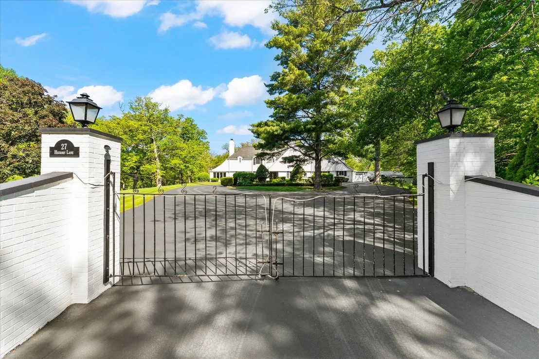 Photo of 27 Hickory Lane
