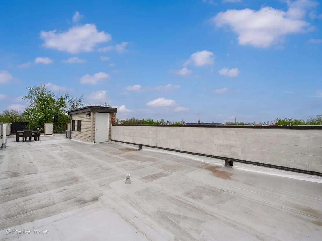 Photo of 1911 W Wolfram Street