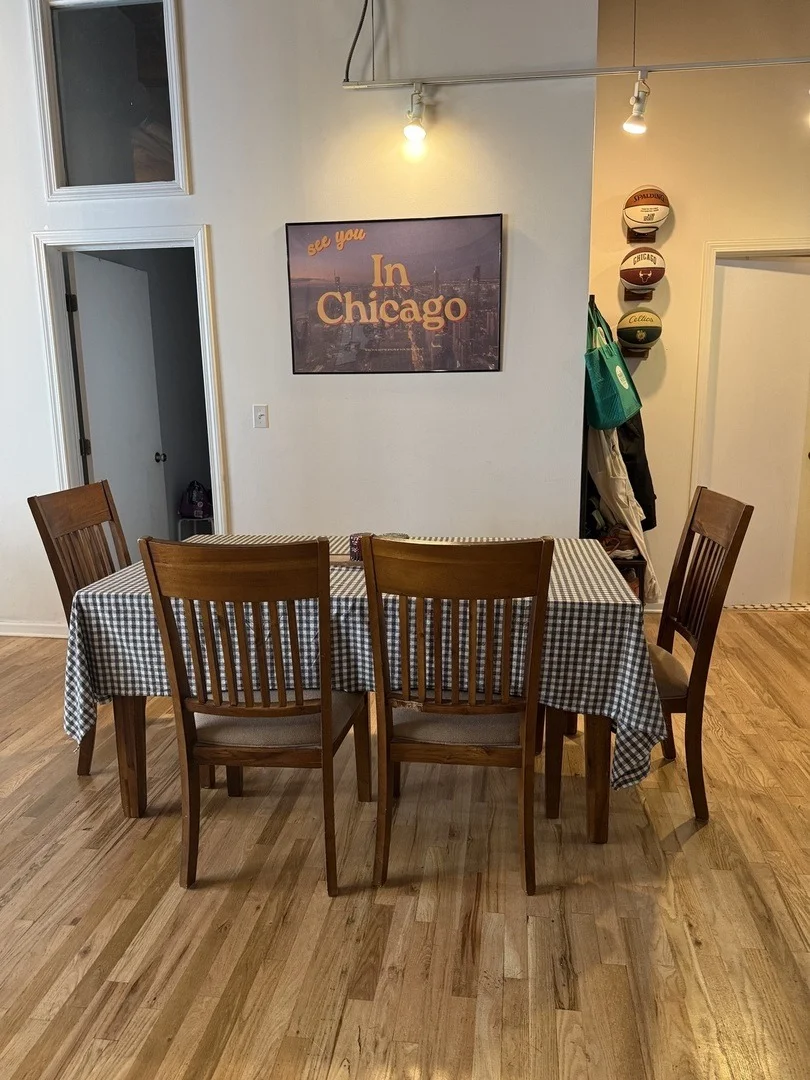 Photo of Unit 2E at 1017 W WASHINGTON Boulevard