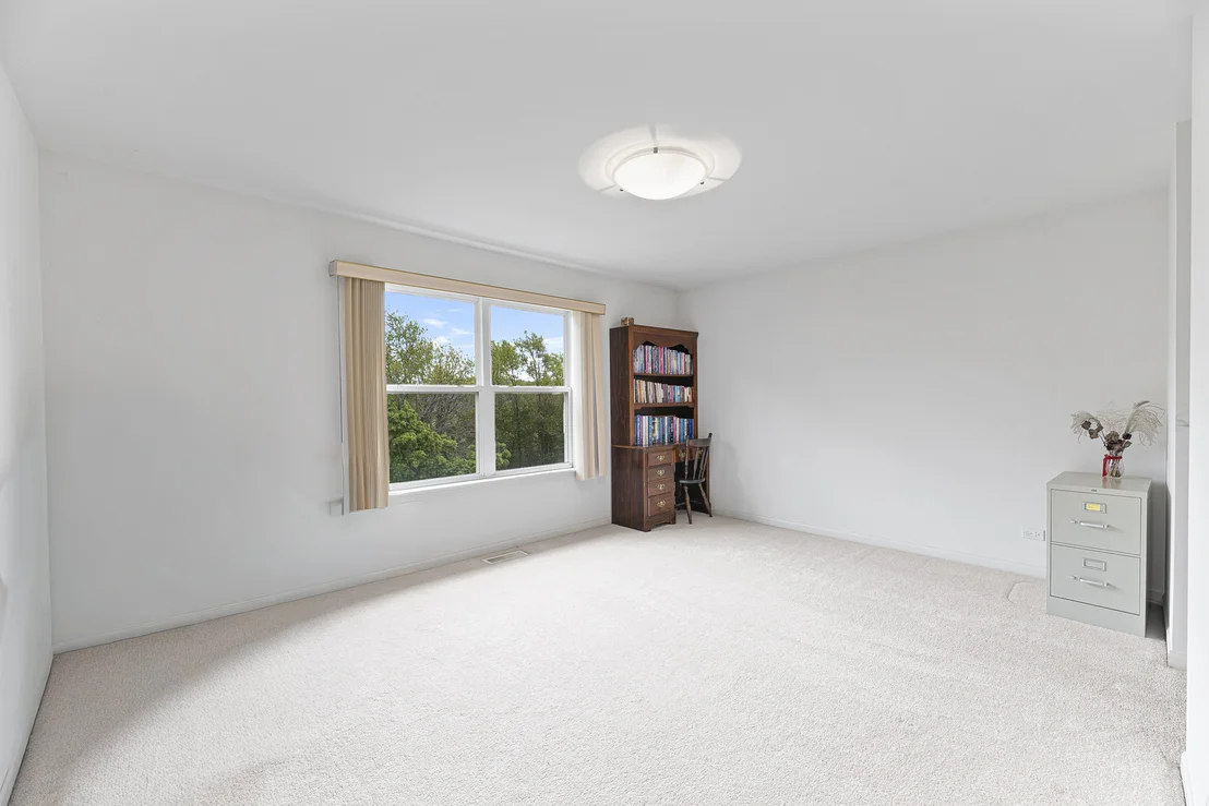 Photo of 47 Holabird Circle