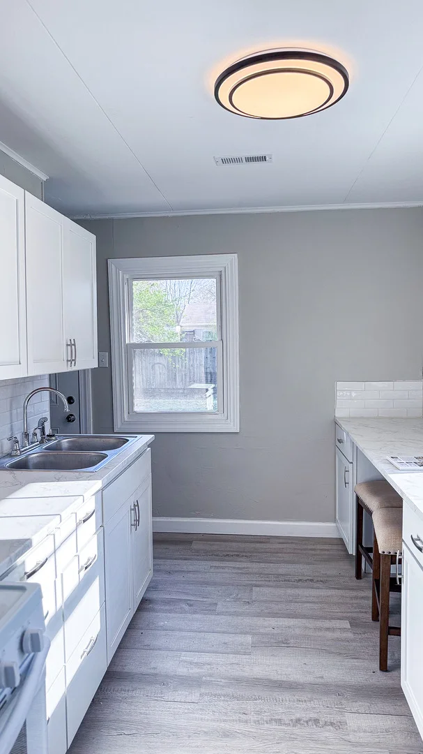 Photo of 1024 Eastview Drive