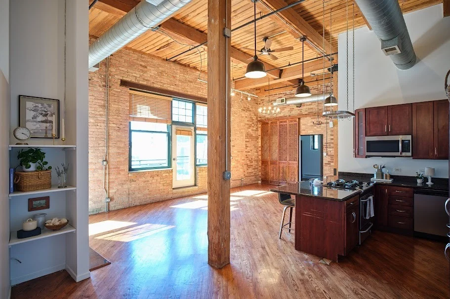 Photo of Unit 446 at 1000 W Washington Boulevard