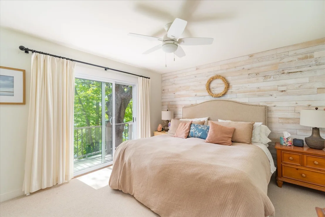 Photo of 1127 Loganberry Lane