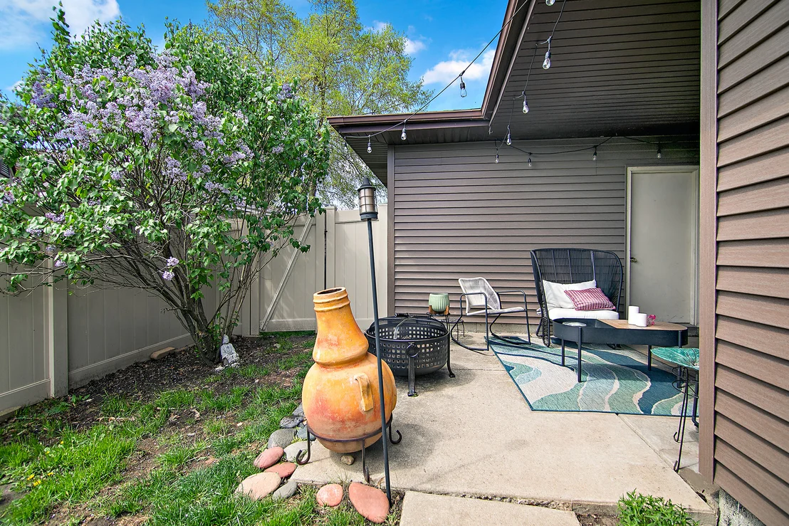 Photo of 434 Meadows Road S