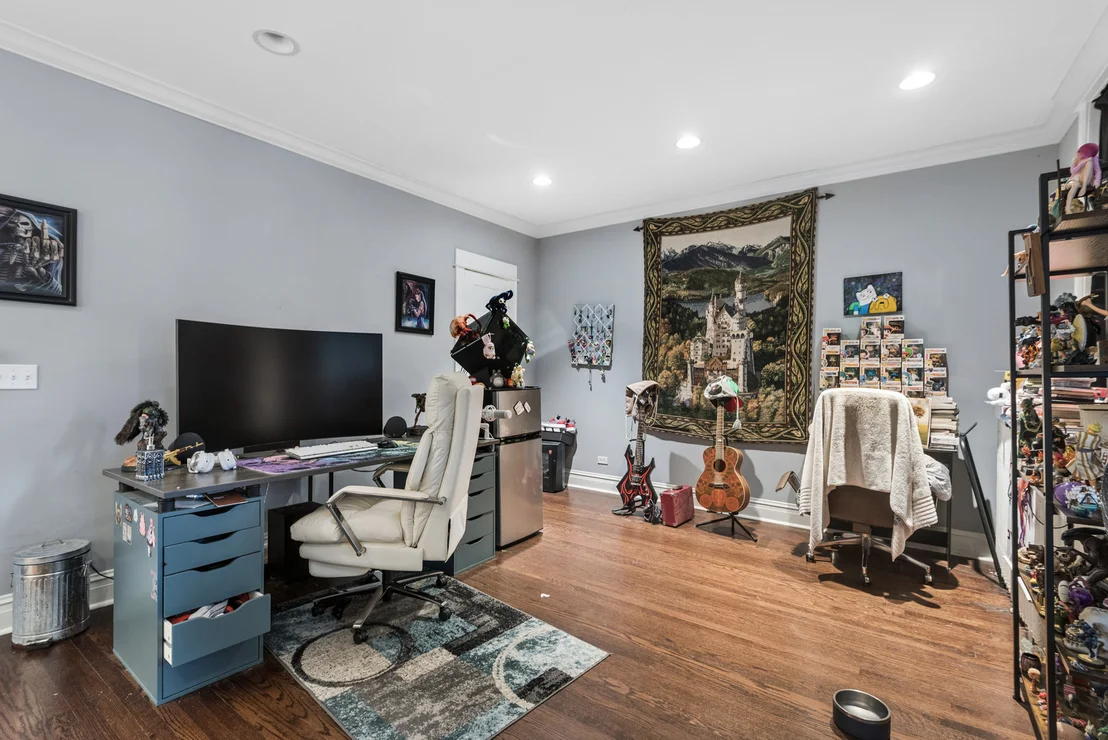 Photo of 1329 W Pratt Boulevard