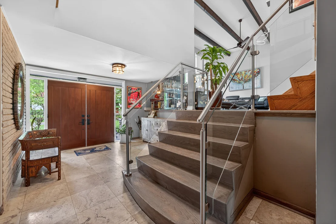 Photo of 923 Park Avenue