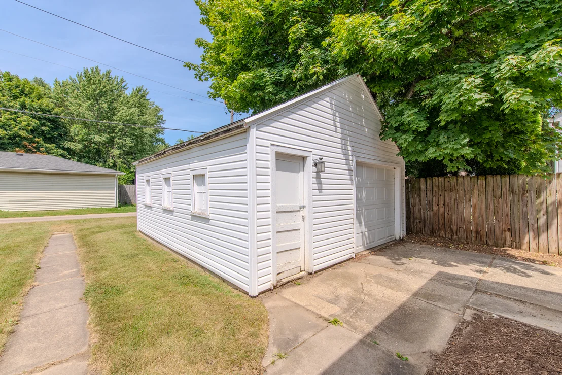 Photo of 602 Armstrong Street