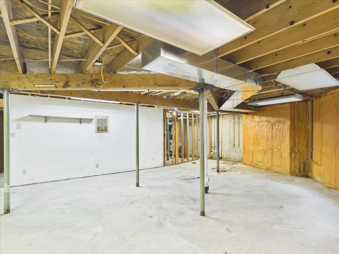 Photo of 1636 Larchmont Road