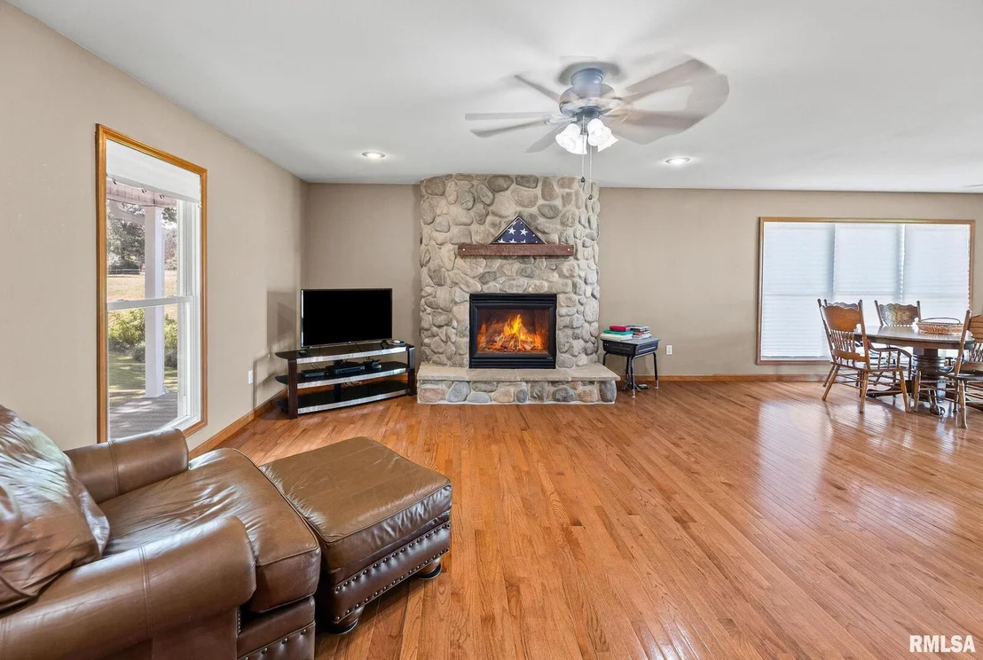 Photo of 520 DEERFIELD Road