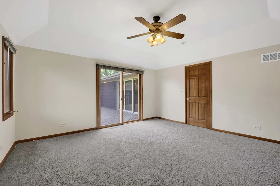 Photo of 18W724 20th Place