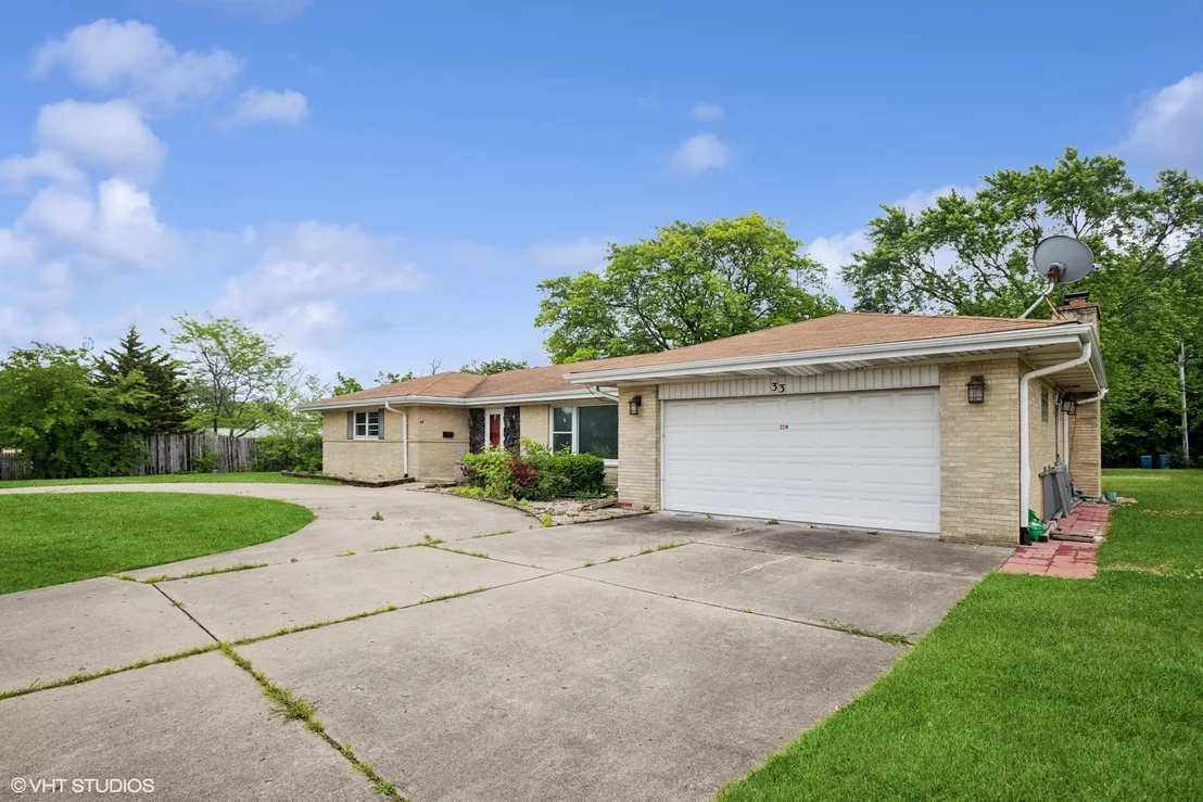 Photo of 33 W Wise Road