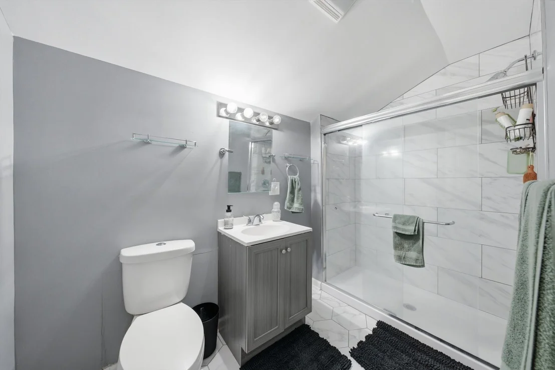 Photo of 437 W 44th Place